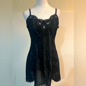 Vintage Victoria’s Secret GOLD LABEL black jacquard chemise